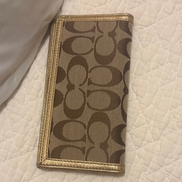EUC Coach Tan and Gold Signature Check Holder - Picture 3 of 7